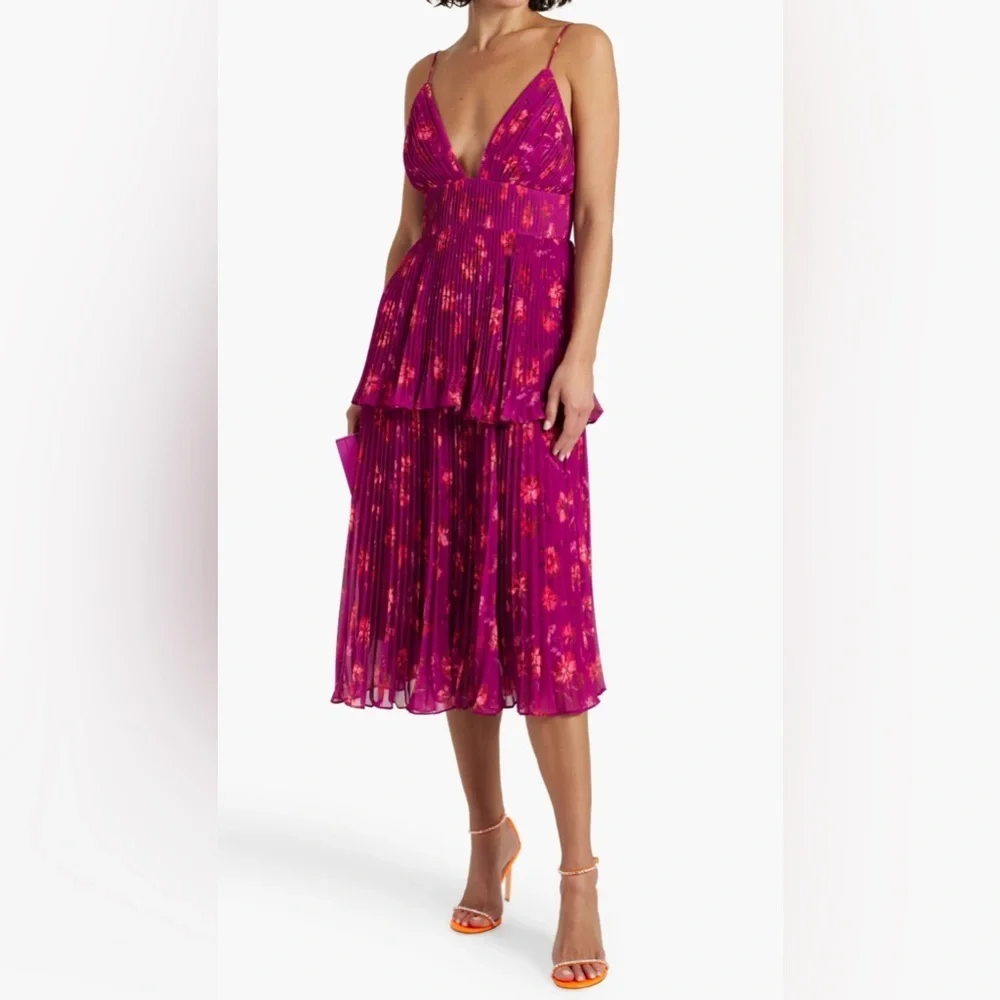 Amur Catarina V Neck Pleated Dress 2 - Picture 5 of 16